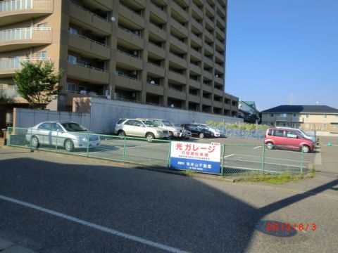 光ガレージ(全長4.5mまでの車用)